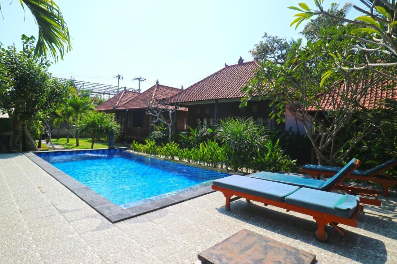 Nyoman Guesthouse And Grill Нуса-Лембонган Экстерьер фото