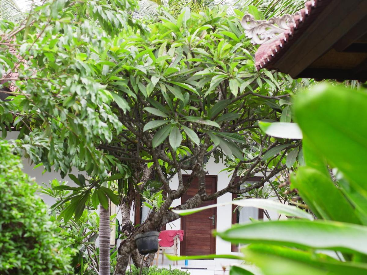 Nyoman Guesthouse And Grill Нуса-Лембонган Экстерьер фото