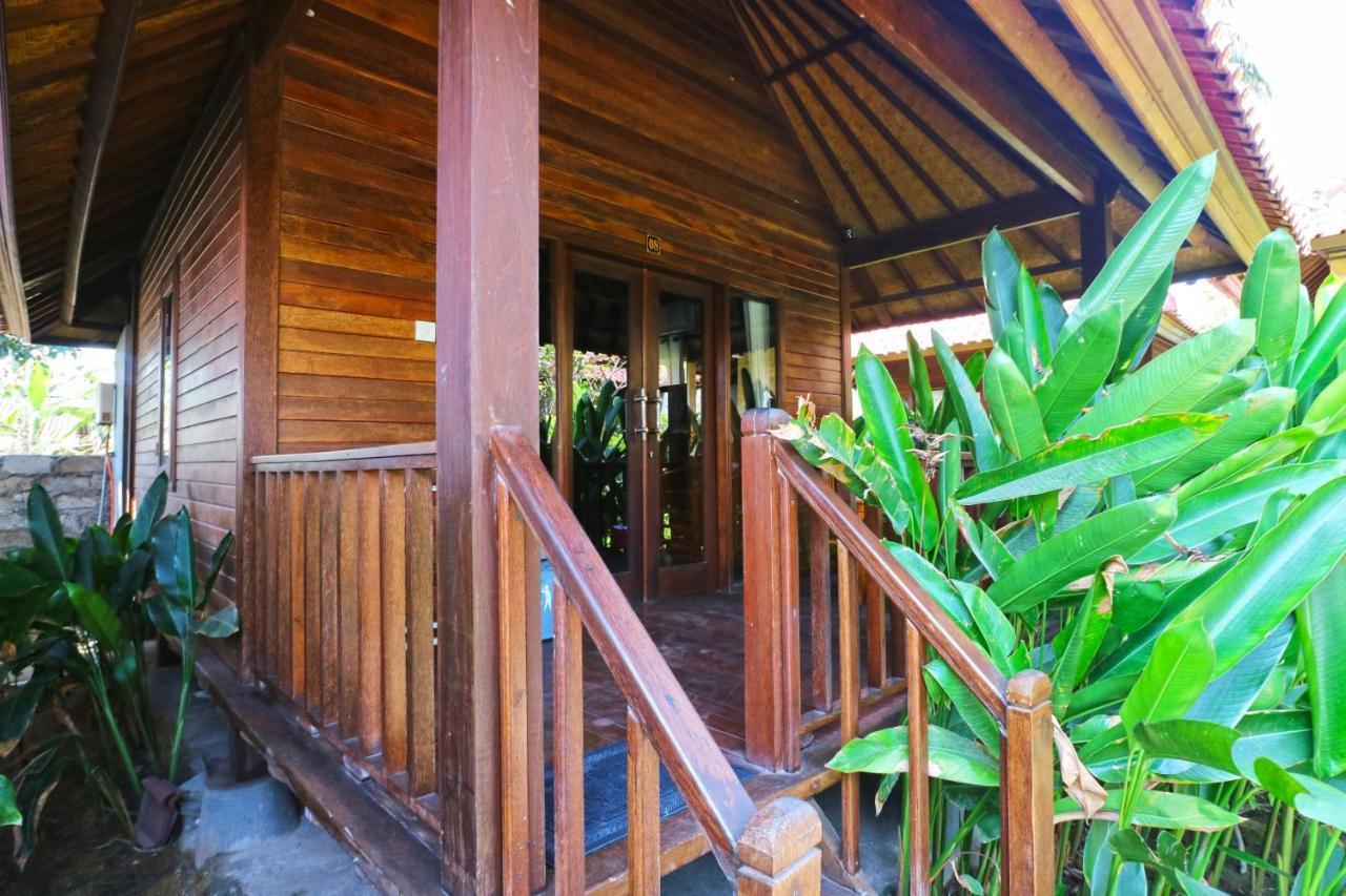 Nyoman Guesthouse And Grill Нуса-Лембонган Экстерьер фото