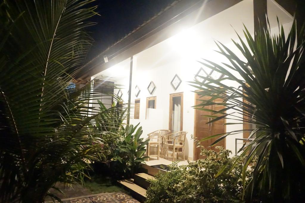 Nyoman Guesthouse And Grill Нуса-Лембонган Экстерьер фото